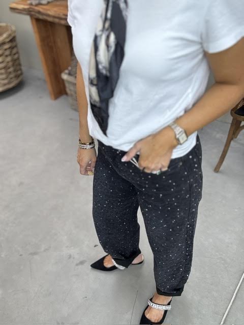 Rjonaco Embellished Barrel-Leg Jean