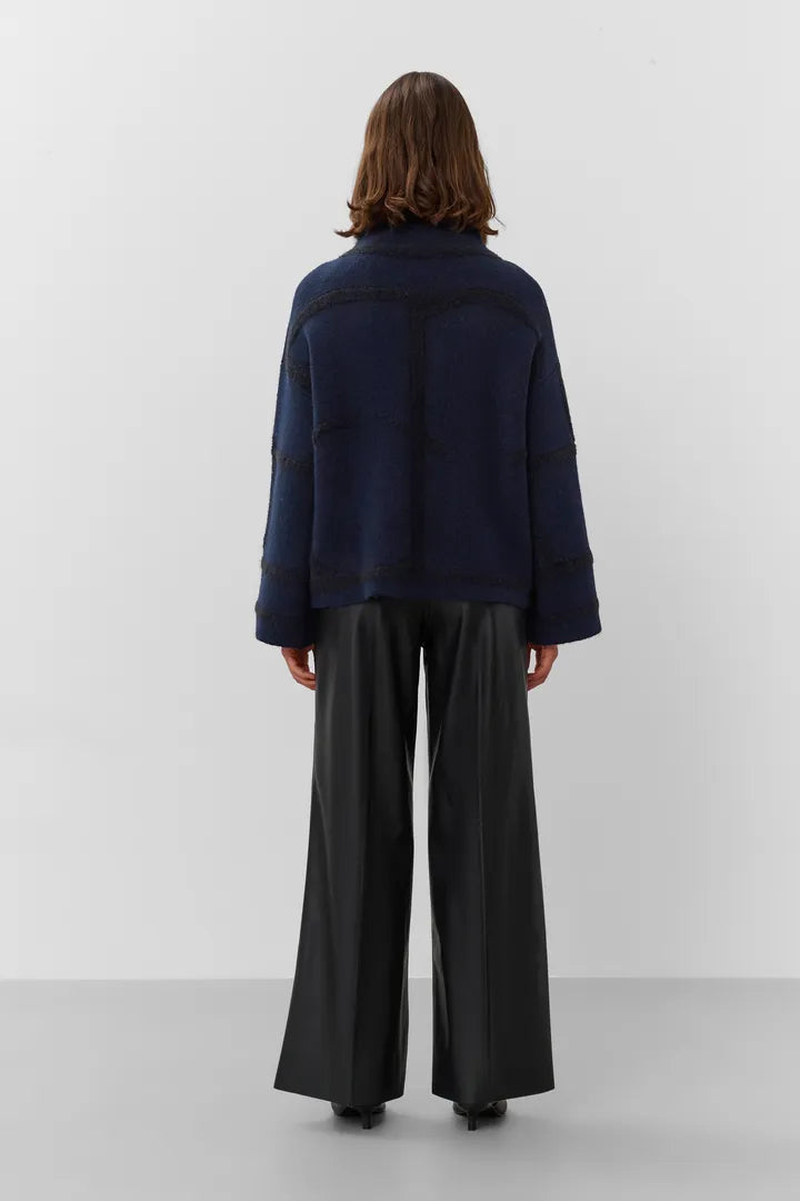 Soaked In Luxury Sorea Mono Pullover