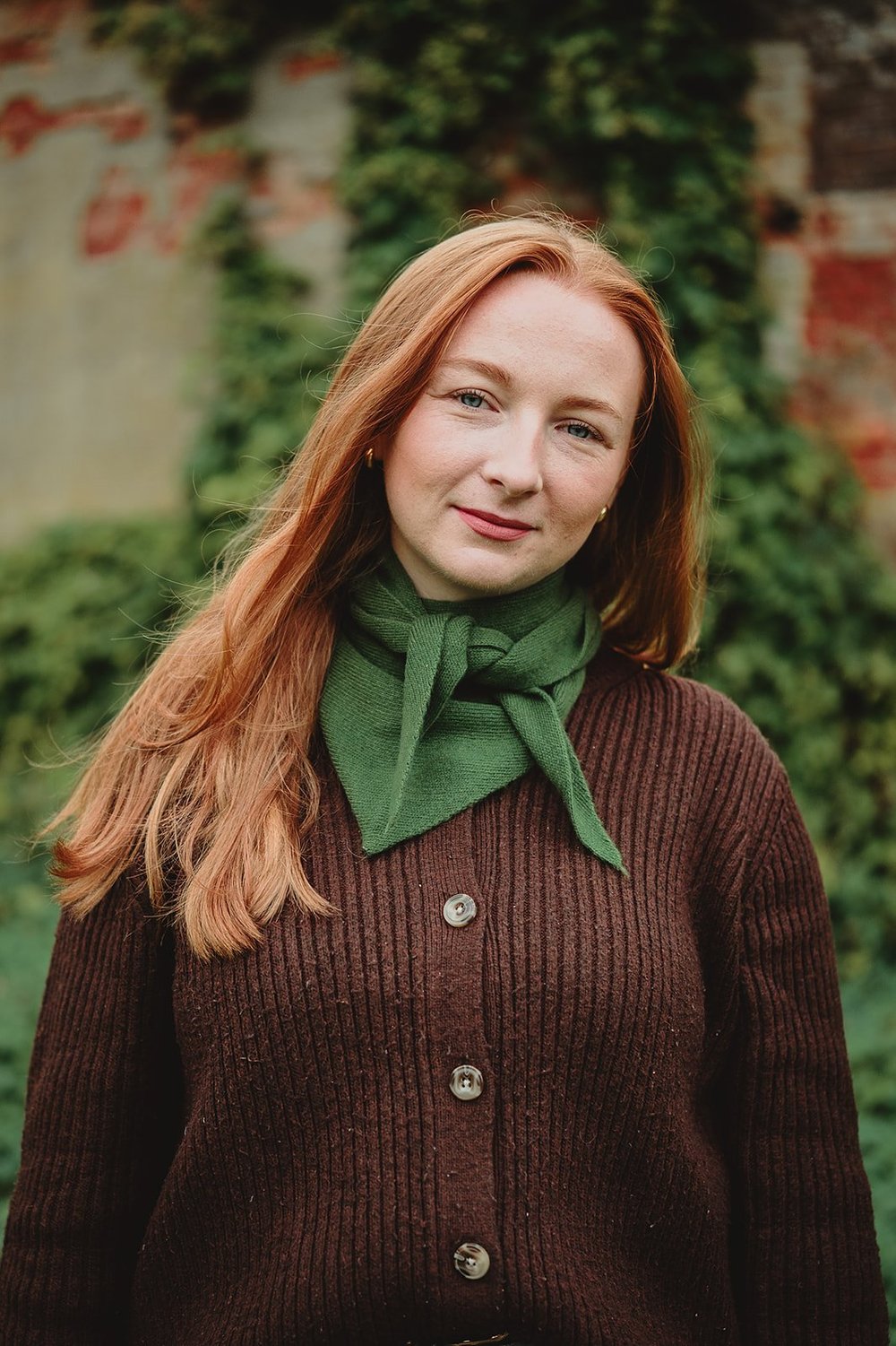 Lotta- MEADOW GREEN Triangle Cashmere Scarf