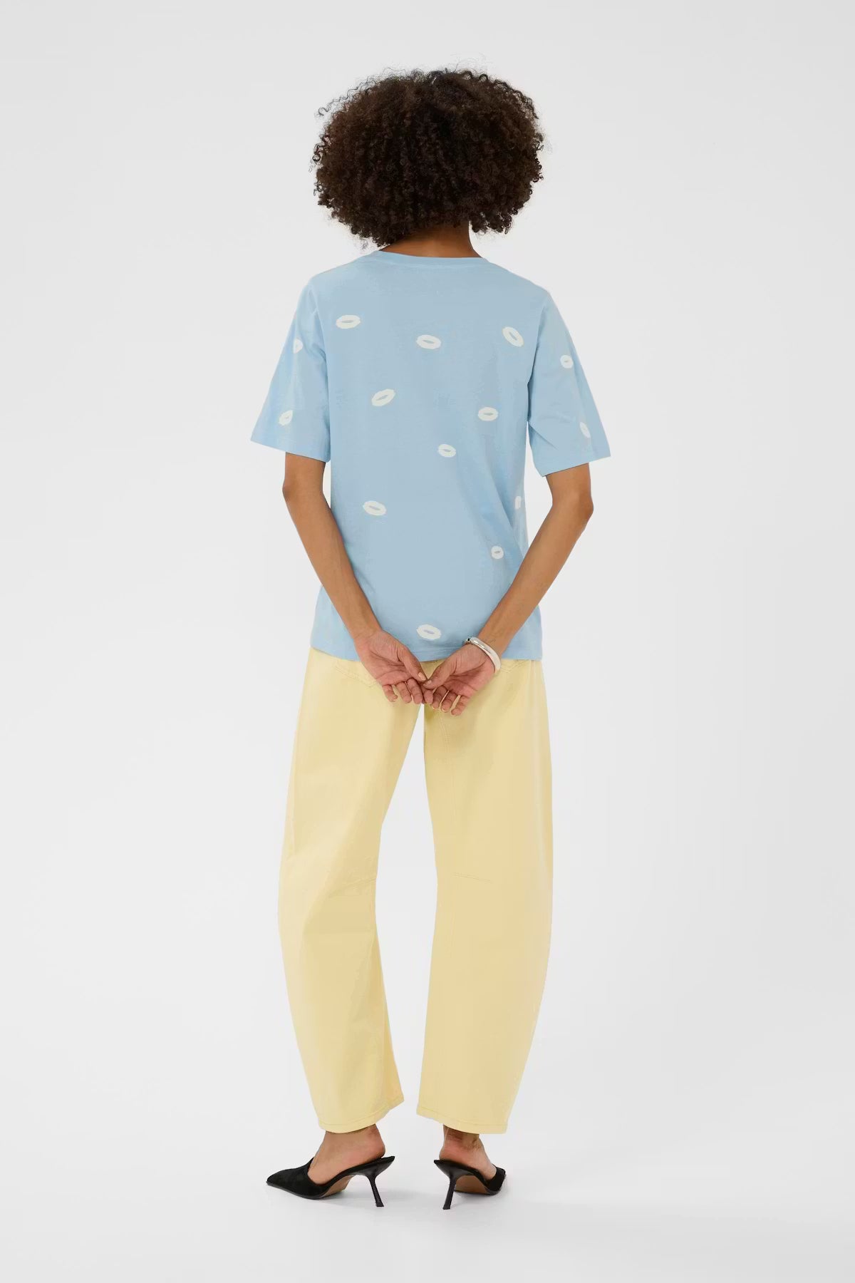 Culture- kissy T-shirt