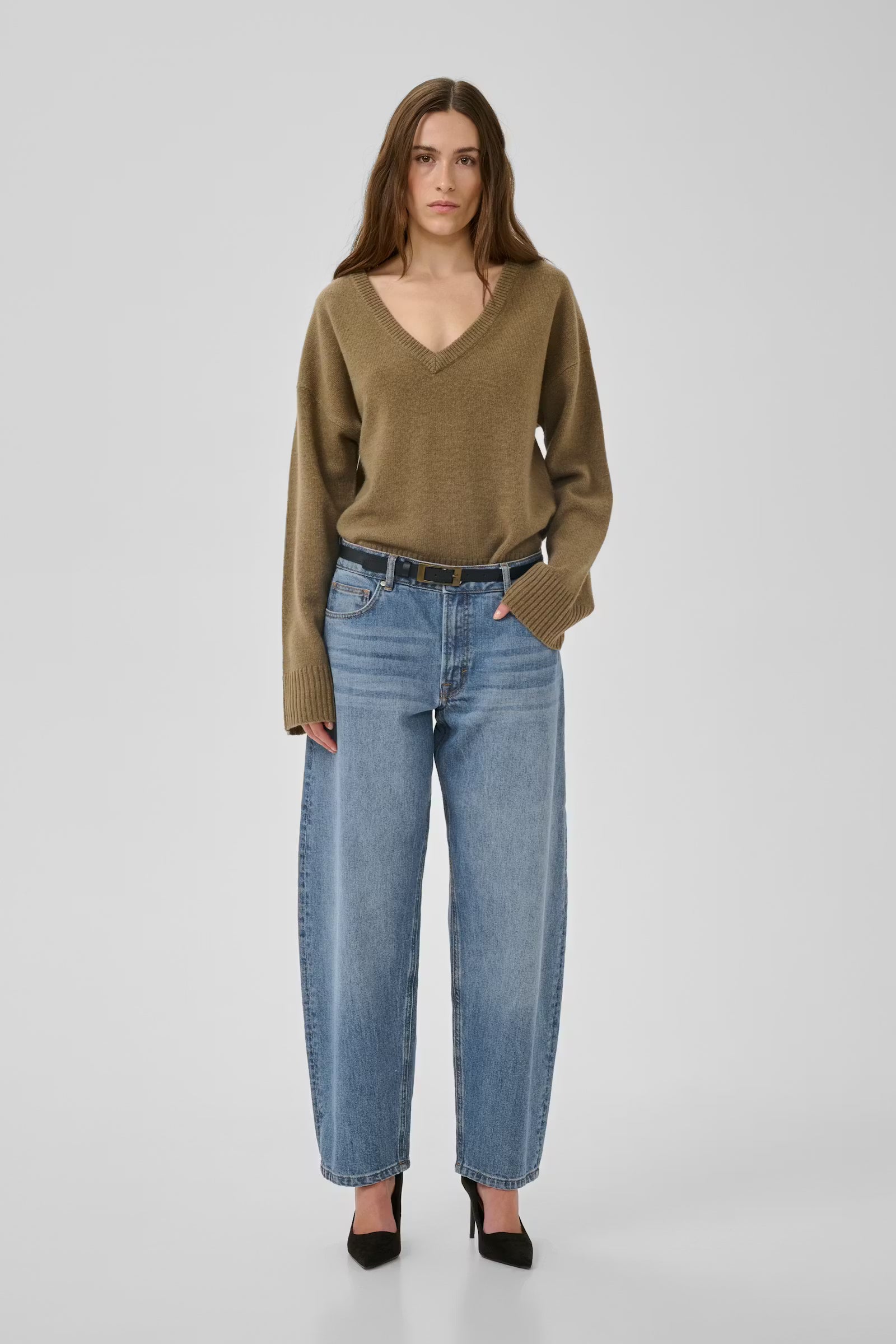MY ESSENTIAL WARDROBE Baloo High Barrel Jean