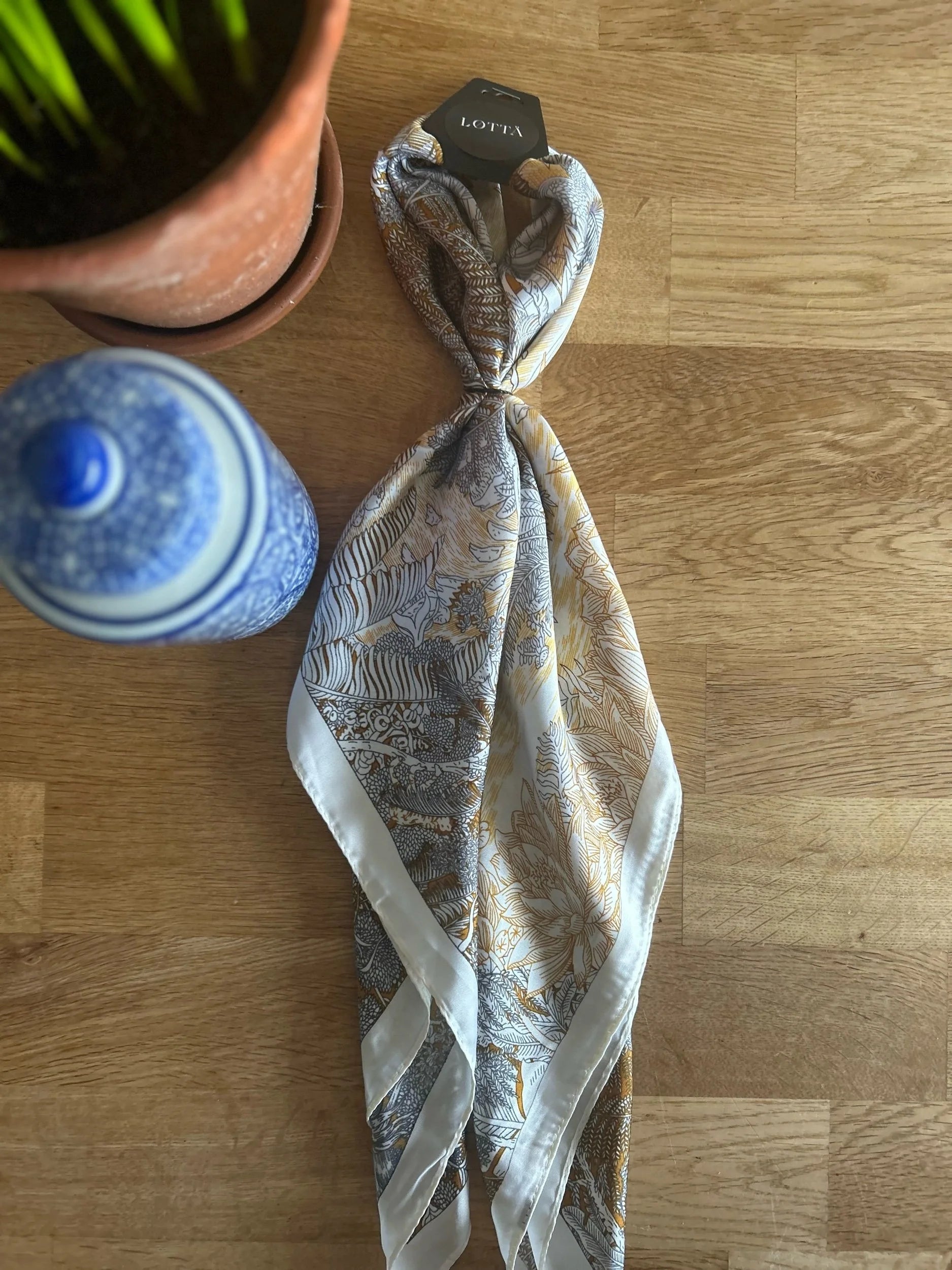 Lotta Neck Scarf- Winter Whites Fauna