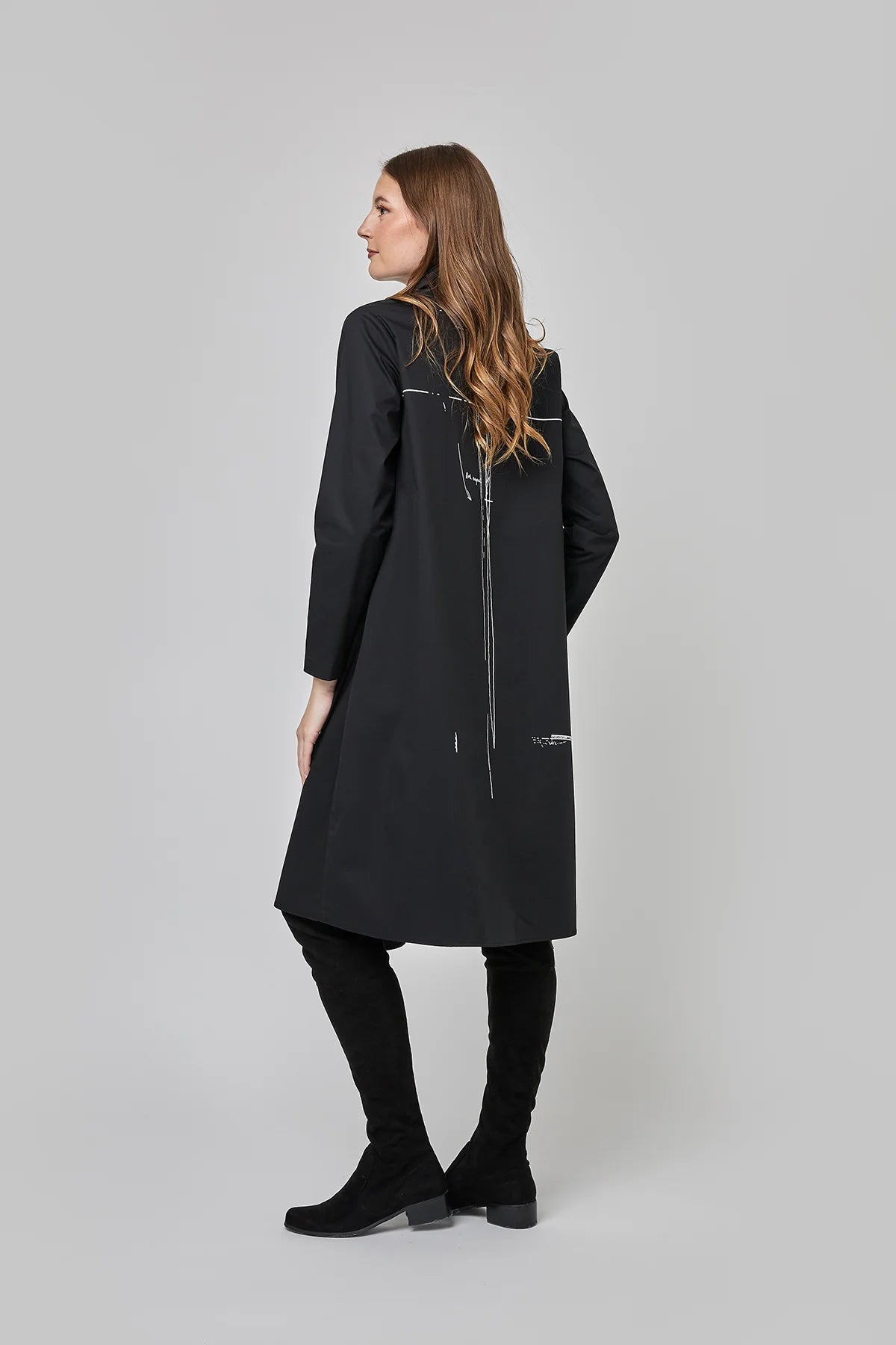 Uchuu Montreal - Black shirt dress with front and back prints and side pockets CF25-005
