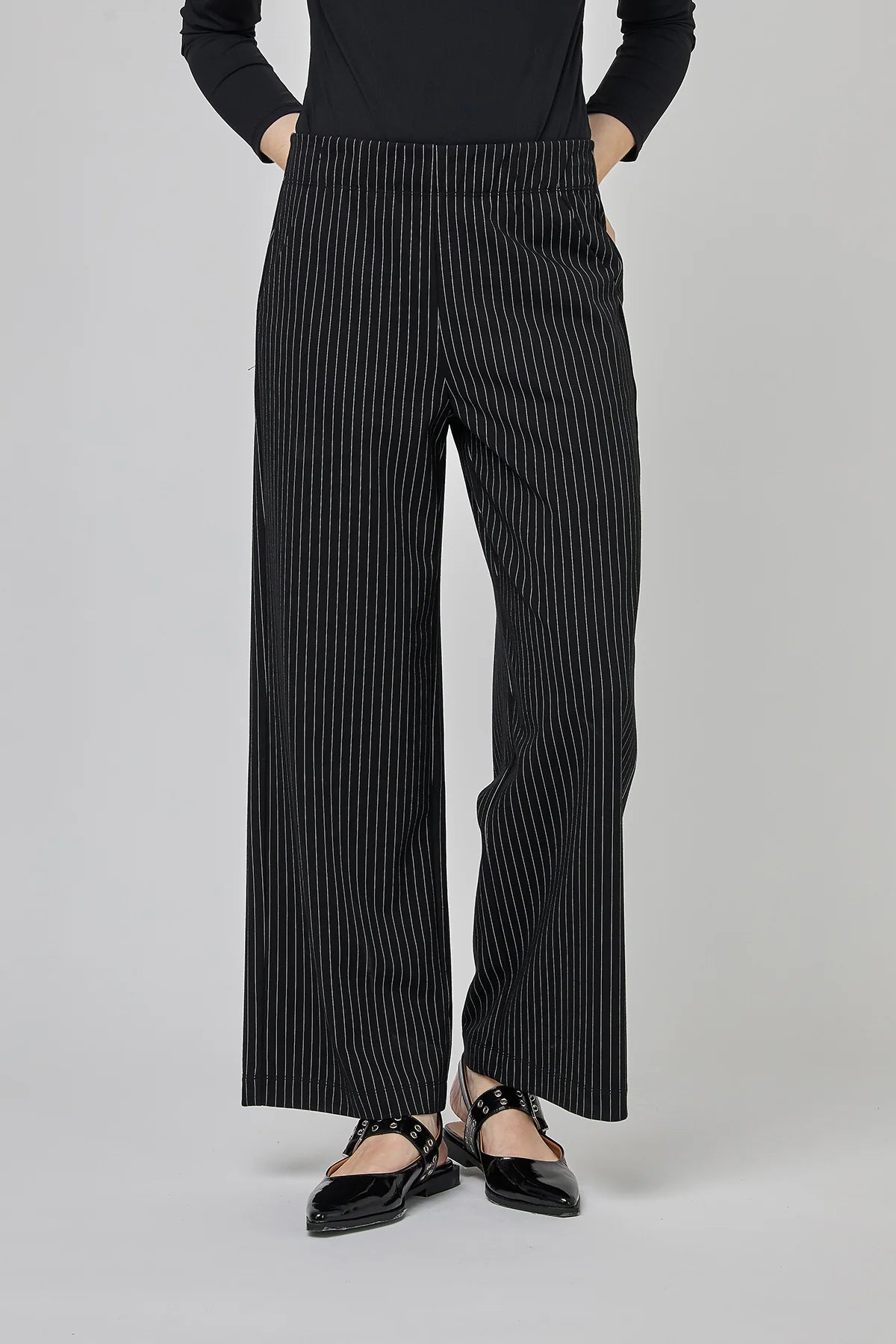 Uchuu Montreal - Striped stretch wide-leg pants with quarter front pockets | CF25-101