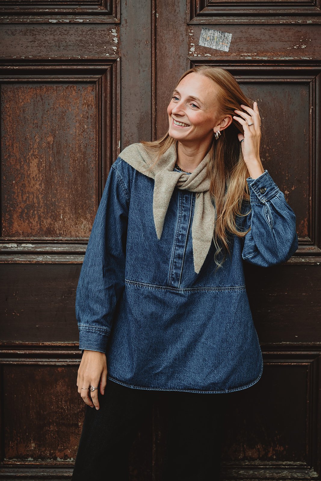 Lotta- Oatmeal Triangle Cashmere Scarf