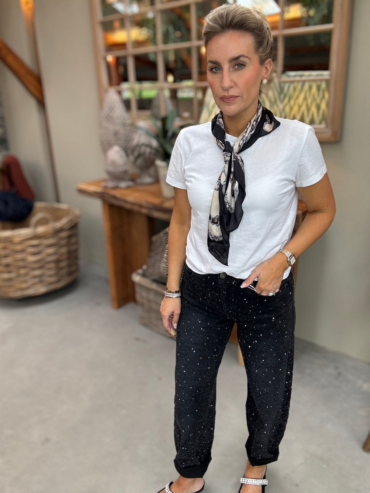 Rjonaco Embellished Barrel-Leg Jean