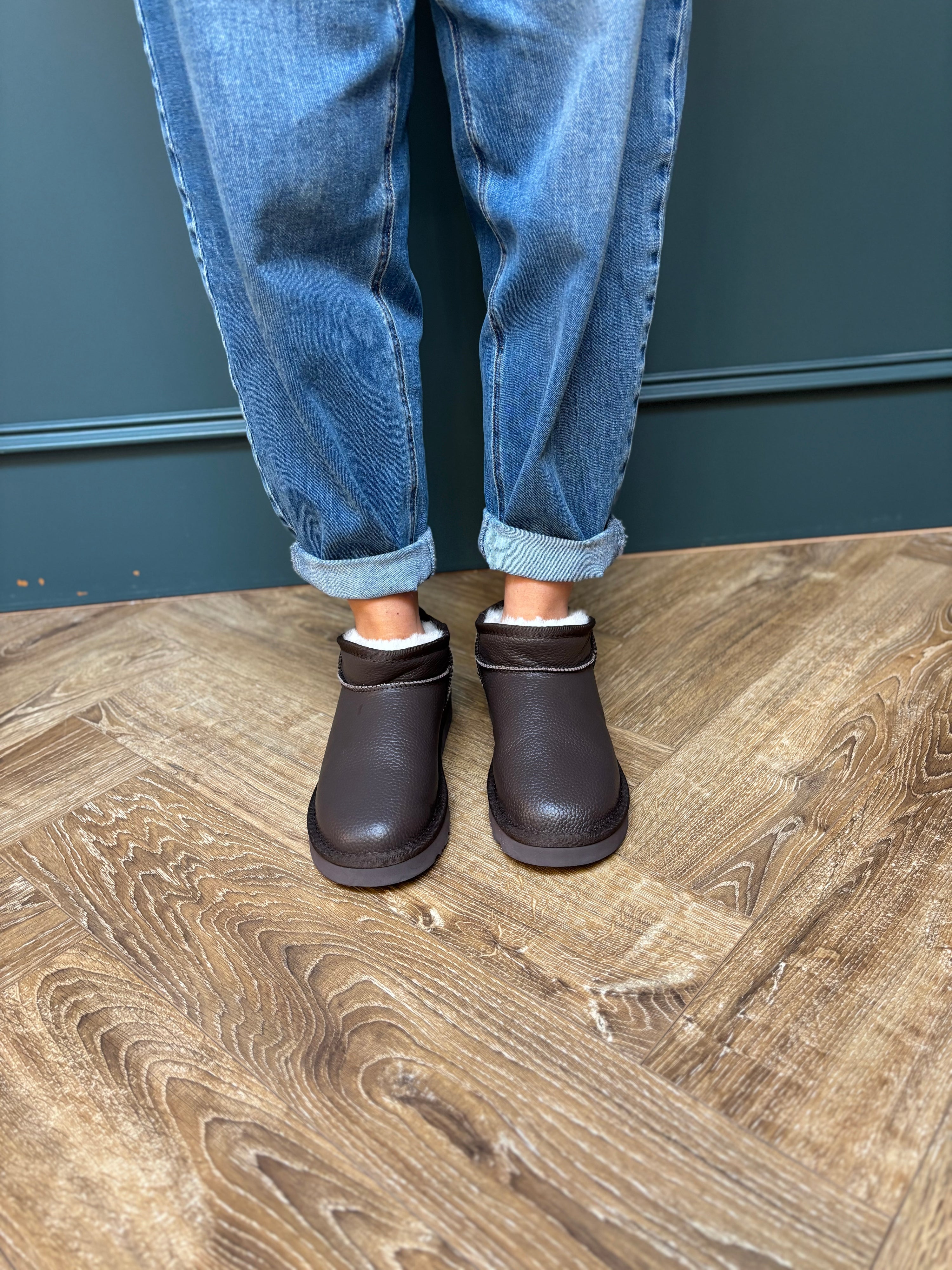 Ultra Short Brown Boot