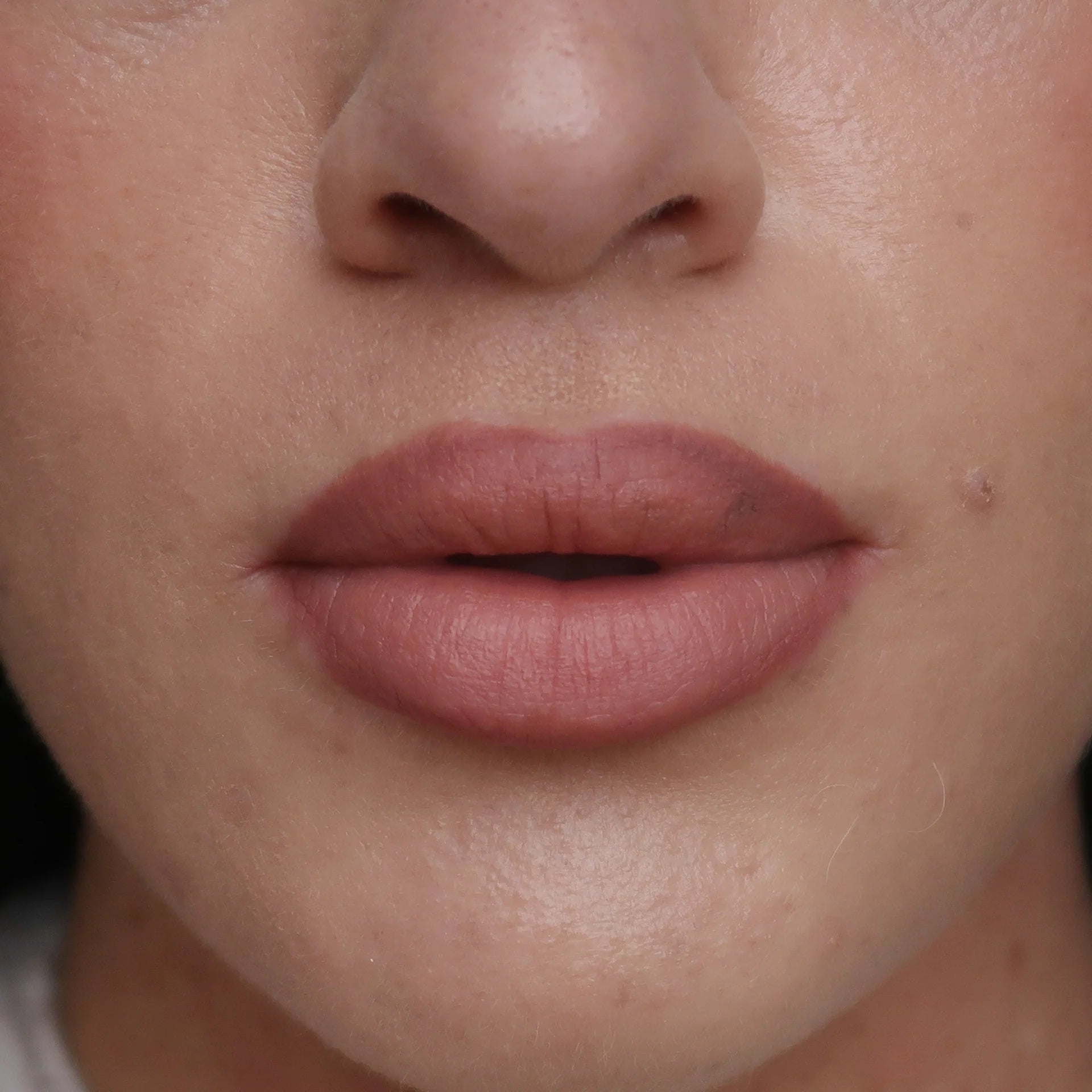 Pearl Beauty Lip Liner - Kiss Kiss