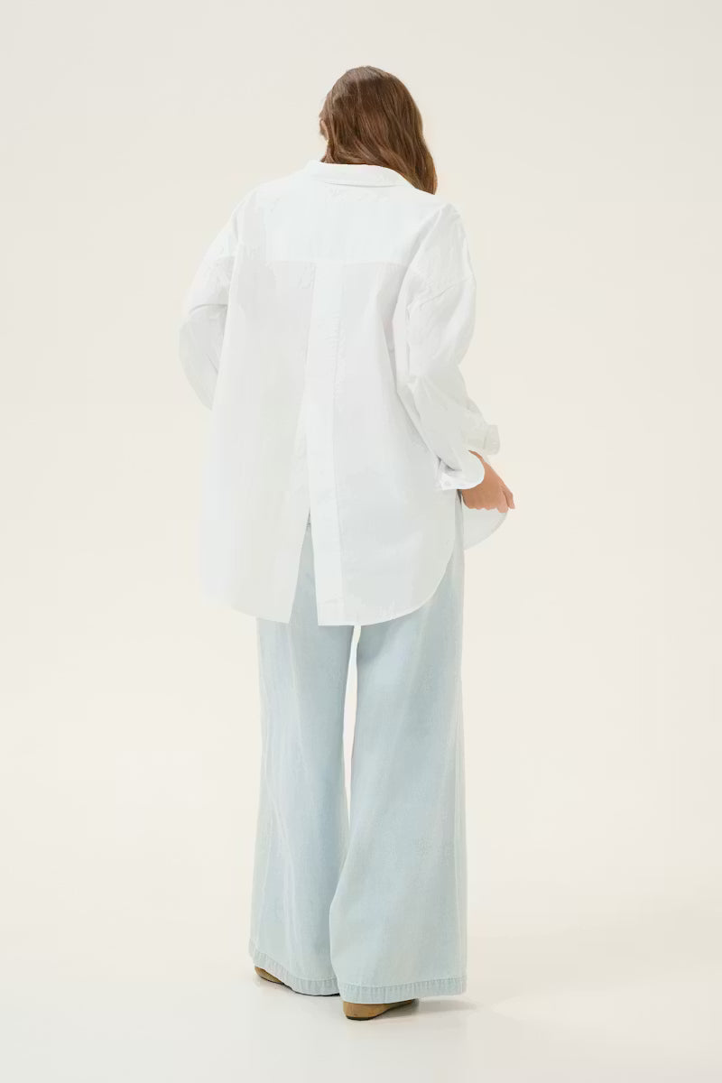 MY ESSENTIAL WARDROBE  Sunna Boxy Shirt