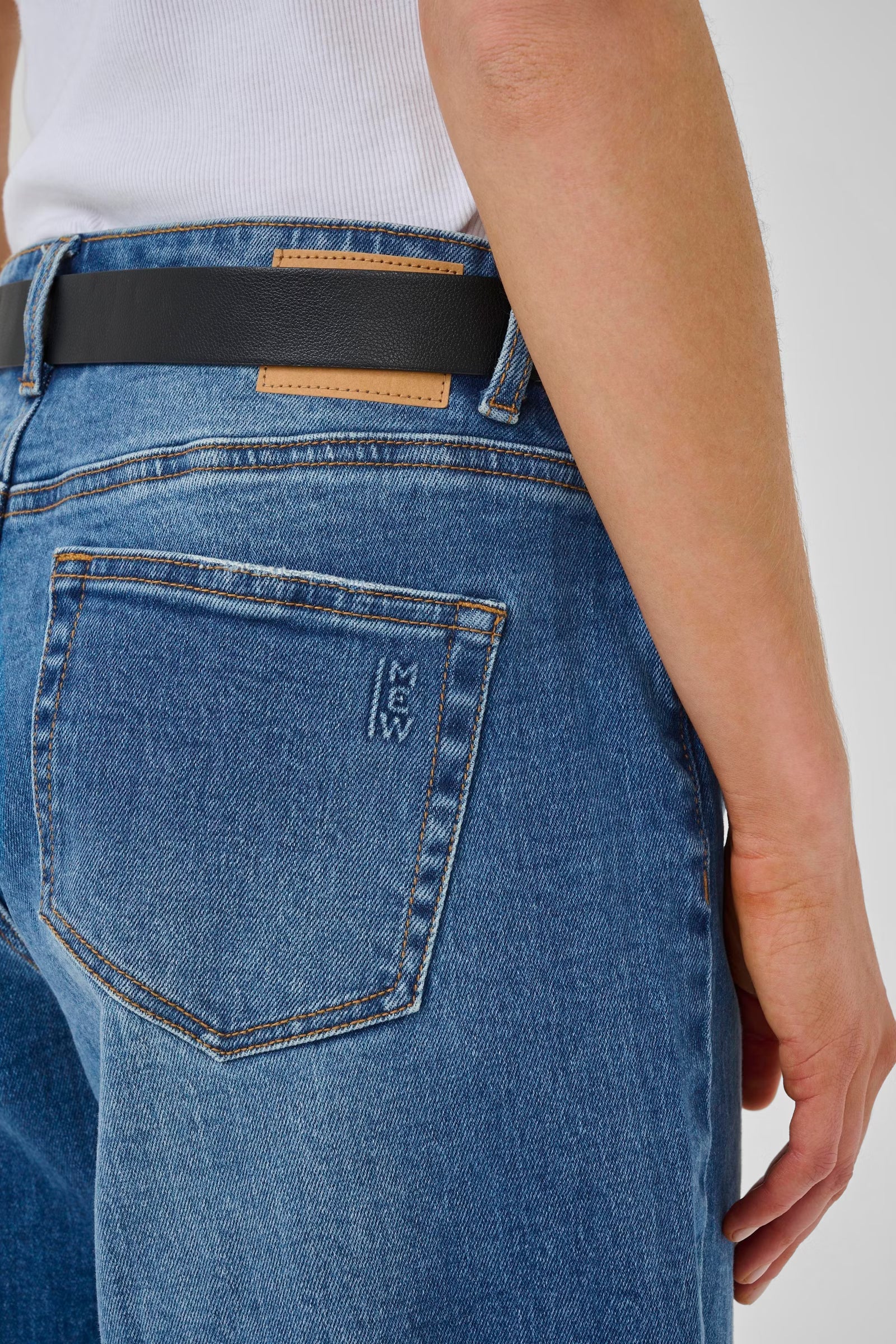 My Essential Wardrobe Baloo MW High Barrel Jean - Medium Blue 28" Leg