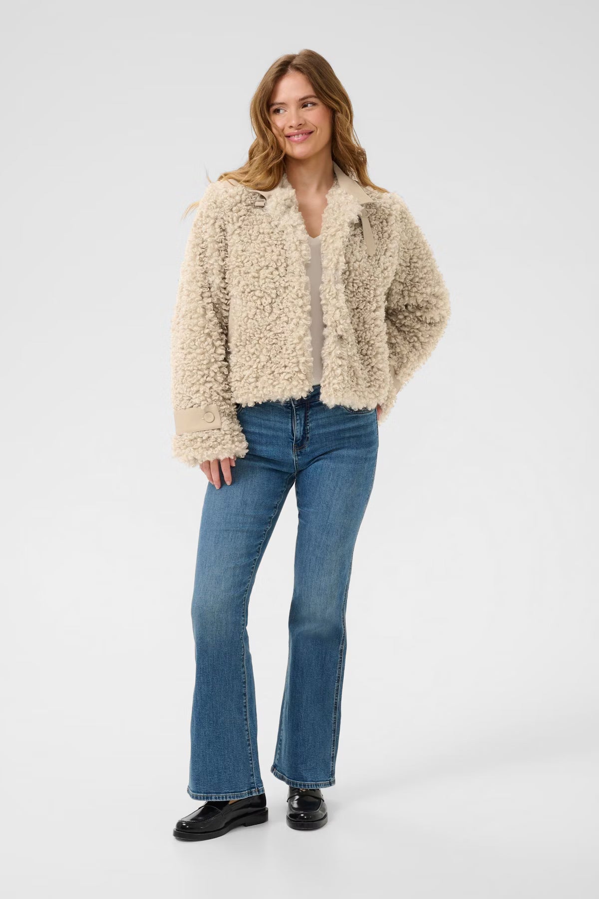 Culture- Chanda Faux Fur Jacket- Feather Gray