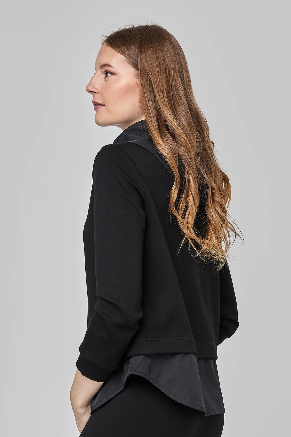 Uchuu Montreal- Hooded  Sweatshirt with Front Zip