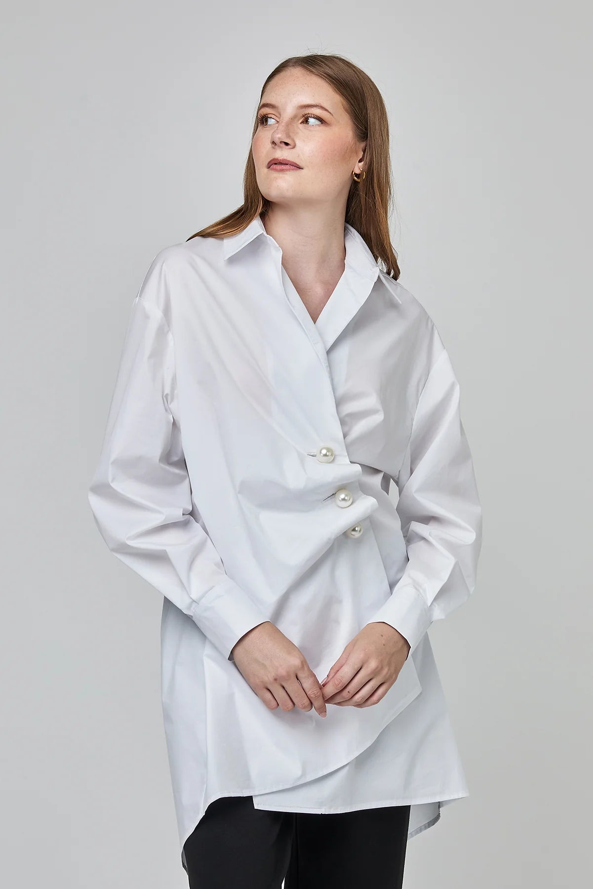 Uchuu Montreal - Pearl Button Tunic with Gathered Waist Detail | CF25-615 -White/Pearl